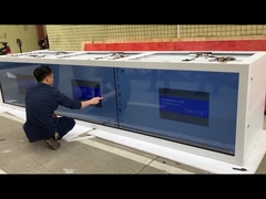 Vetrine trasparenti video Holobox dell'ologramma 3D dell'esposizione della piramide a 65 pollici dell'ologramma