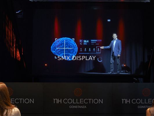 Qualità Manifestazione olografica dell'ologramma 3D della stagnola dell'eye-liner del sistema di proiezione Musion Fabbrica